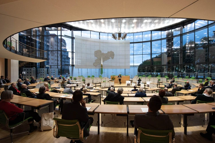 Robertlohse.de-Gesprächskreis im Plenarsaal | "Was bedeutet Meinungsfreiheit?"